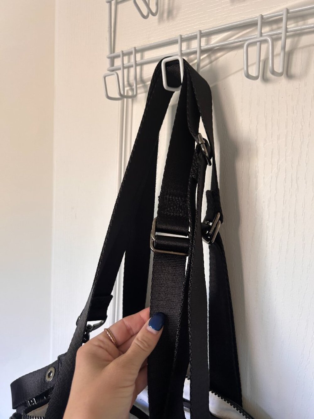 LULULEMON Circuit Gym Bag in black - Picture 10 of 10